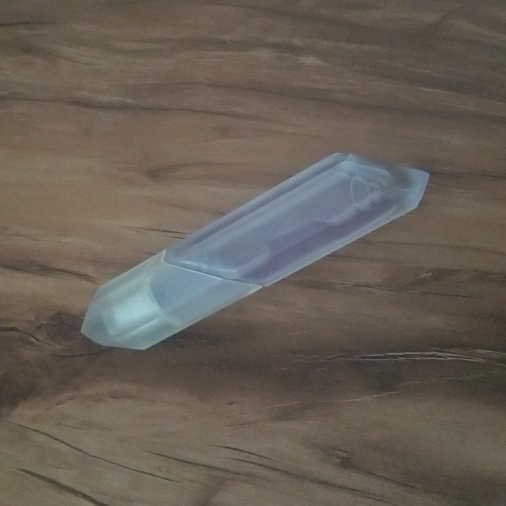 KKW crystal violet musk perfume